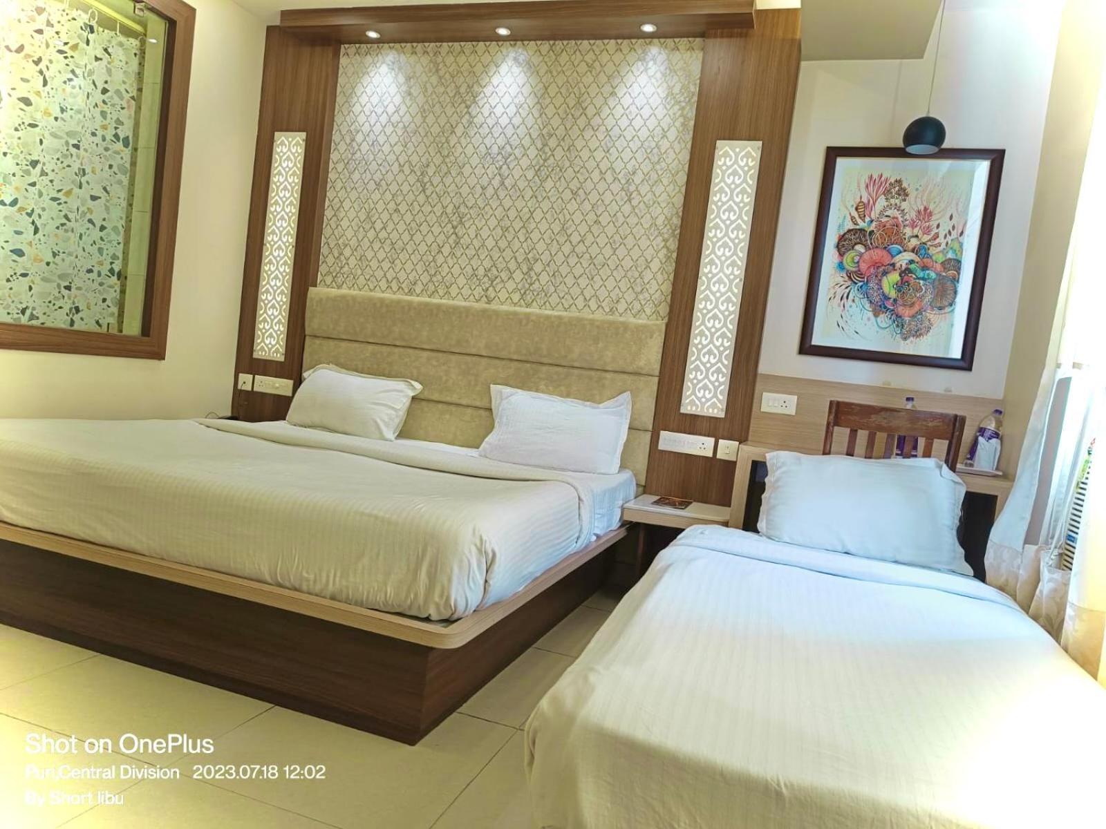 Hotel Kuber Palace ! Puri Near-Sea-Beach-And-Temple Fully-Air-Conditioned-Hotel With-Lift-And-Parking-Facility Eksteriør bilde