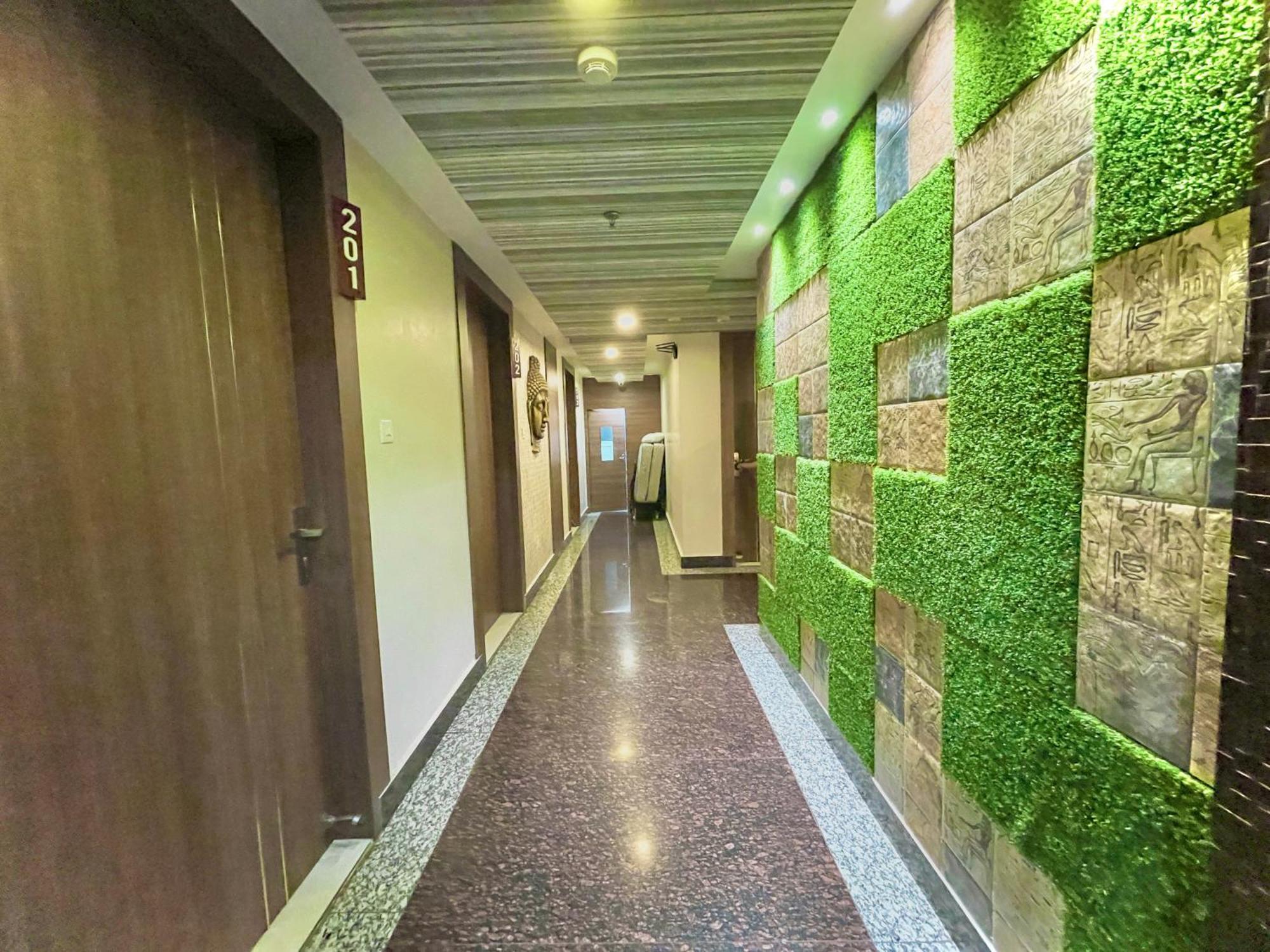 Hotel Kuber Palace ! Puri Near-Sea-Beach-And-Temple Fully-Air-Conditioned-Hotel With-Lift-And-Parking-Facility Eksteriør bilde