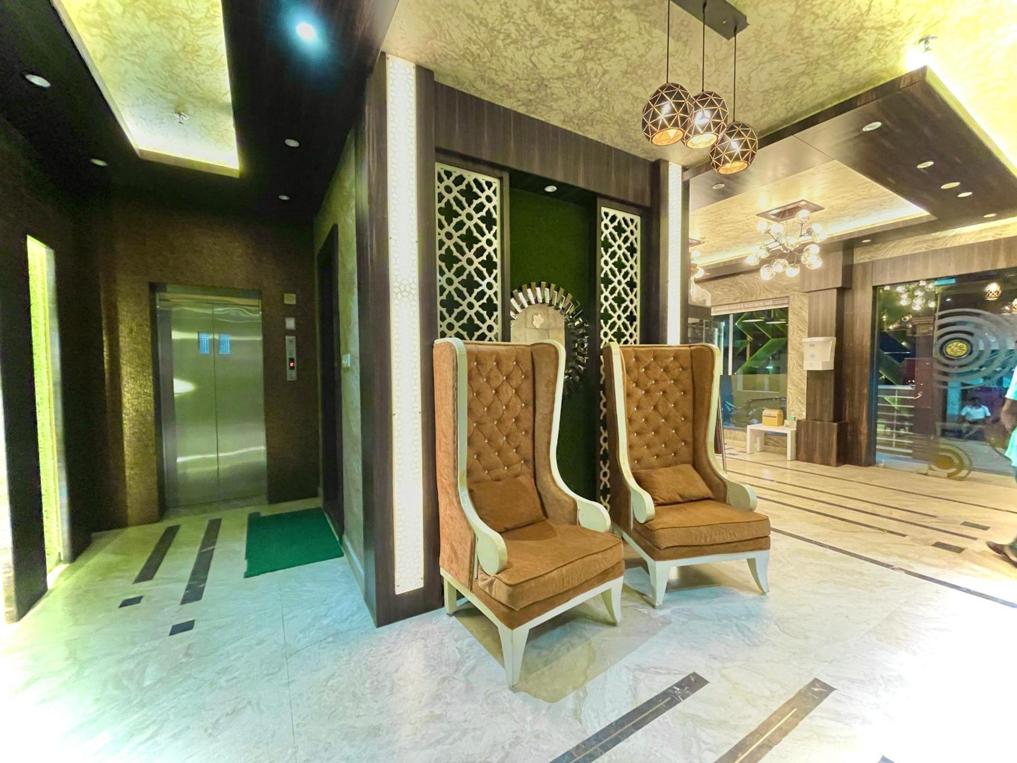 Hotel Kuber Palace ! Puri Near-Sea-Beach-And-Temple Fully-Air-Conditioned-Hotel With-Lift-And-Parking-Facility Eksteriør bilde