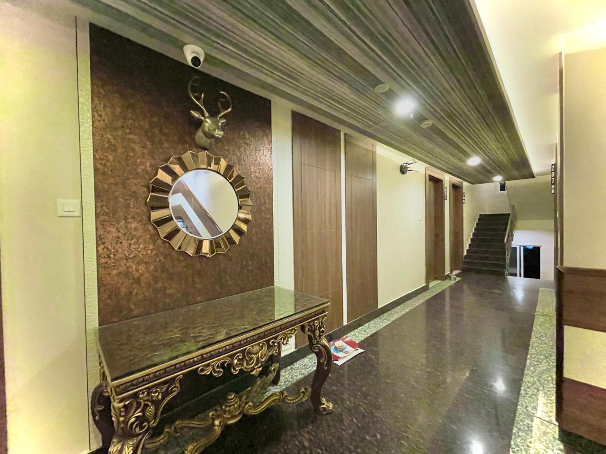 Hotel Kuber Palace ! Puri Near-Sea-Beach-And-Temple Fully-Air-Conditioned-Hotel With-Lift-And-Parking-Facility Eksteriør bilde