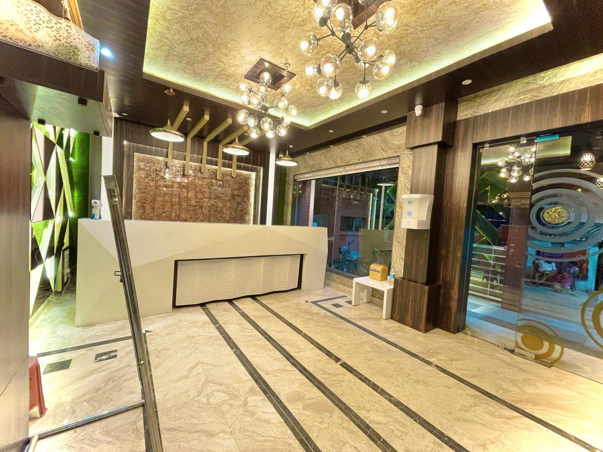 Hotel Kuber Palace ! Puri Near-Sea-Beach-And-Temple Fully-Air-Conditioned-Hotel With-Lift-And-Parking-Facility Eksteriør bilde